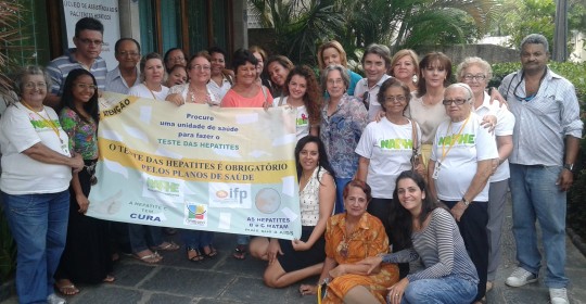 NOSSOS VOLUNTÁRIOS APOIAM A BANDEIRA DAS HEPATITES!UM GRITO QUE RECLAMA ATENÇÃO.  em 15/10/2014.