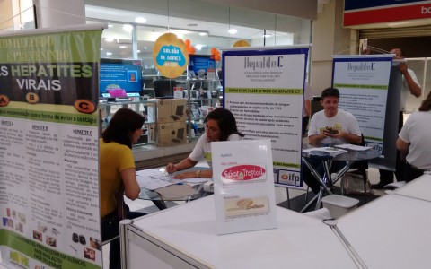 NAPHE realiza testagem no Shopping Tacaruna em 28/07/2015