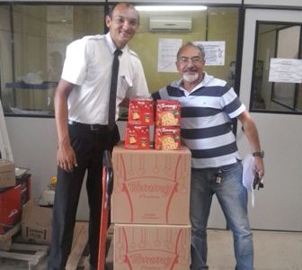 A distribuidora RUBI doa Panetones ao NAPHE em 26/11/2015