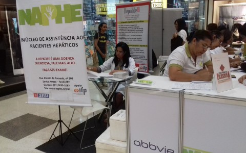 NAPHE realiza testagem referente ao Dia Mundial de Luta Contra as Hepatites Virais no Shopping Plaza Casa Forte em 28/07/2016