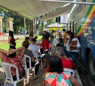 NAPHE realiza testagem rápida para as Hepatites na Praça do Derby